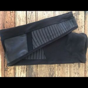 ALO moto yoga pants size Large